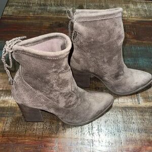 Women's Dolce Vita Taupe Suede Back Tie Booties  Sz 8